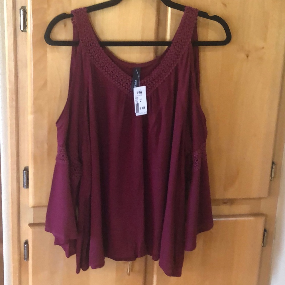 Estam open arm shirt NWT Medium